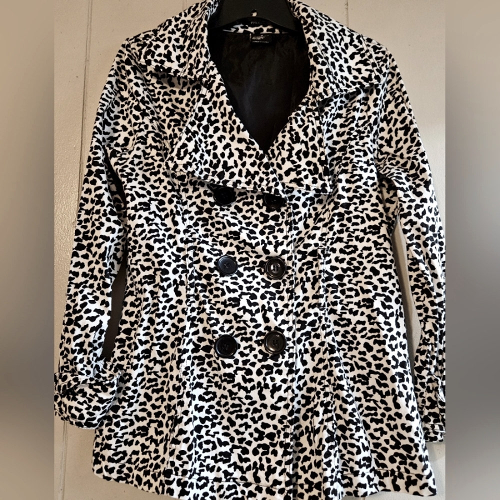 Destiny Platinum Stylish Black and White Women's Coat - Size M